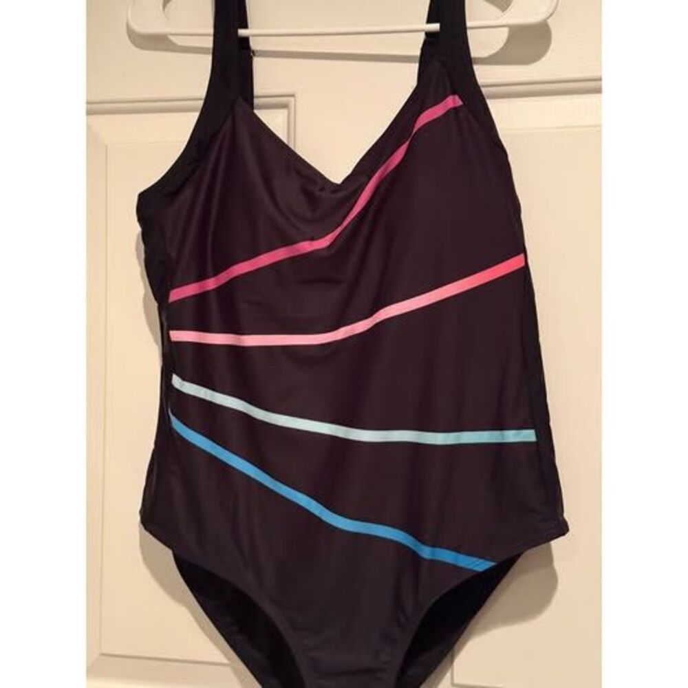 088. NWOT Miracle Brand Embrace your curves one piece swimsuit